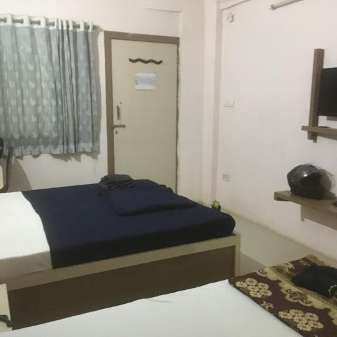 Divya Jyot Residency Bhuj Hotel Ngoại thất bức ảnh