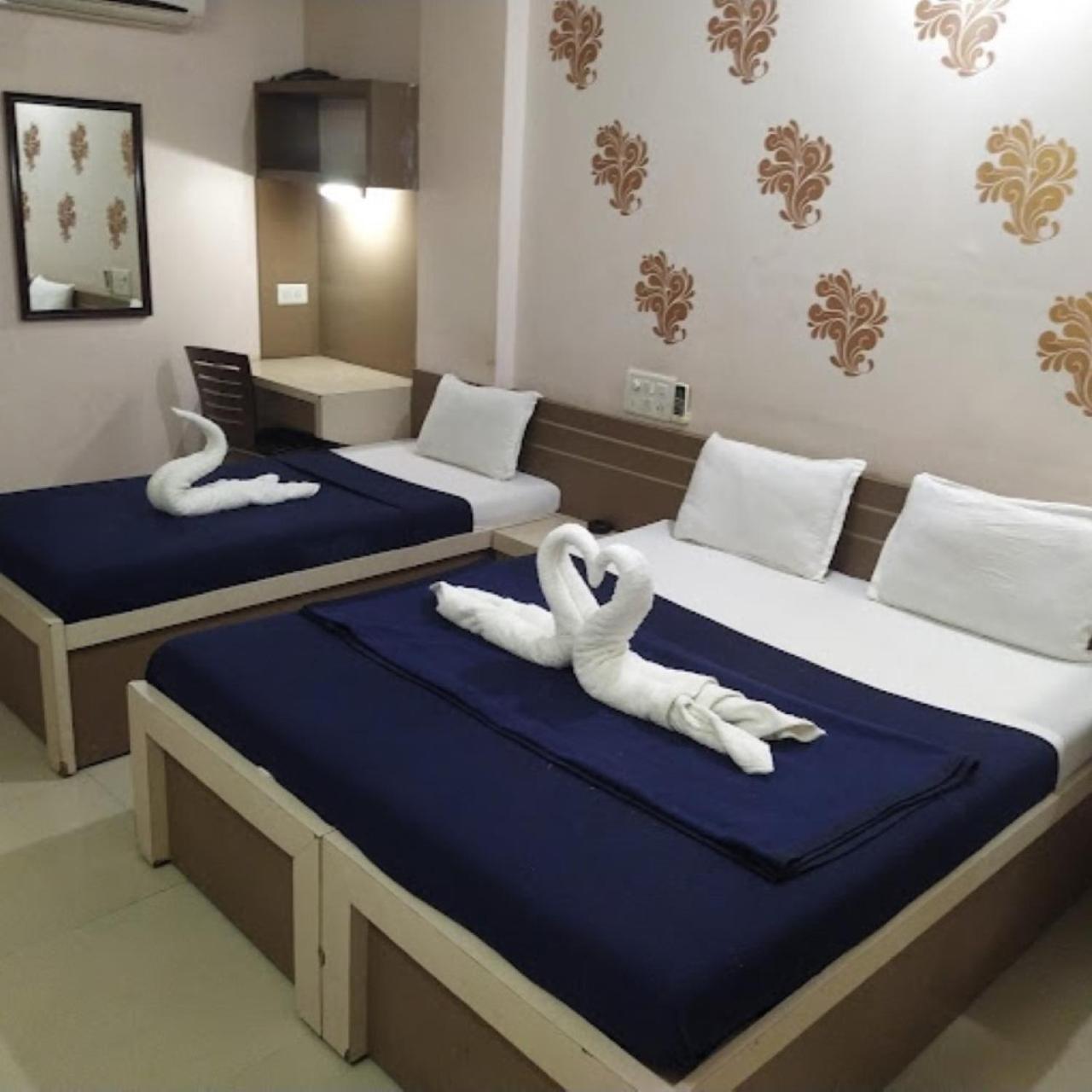Divya Jyot Residency Bhuj Hotel Ngoại thất bức ảnh